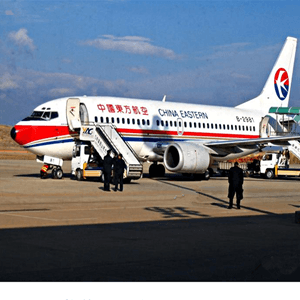 丽江三义机场货运航空快运业稳步发展的原因是什么？